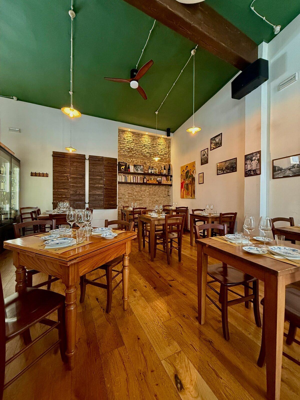 Sala interna dell’Osteria dalla Zabariona a Ravenna